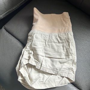 Old Navy linen maternity shorts